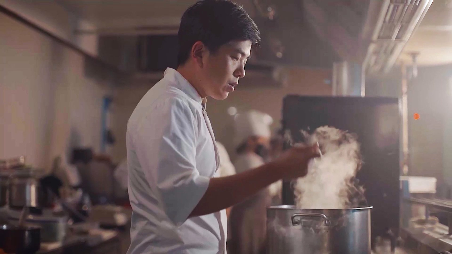 https://creatorslab.co/wp-content/uploads/2023/04/Bangkoks-Renowned-Chef-Makes-History-The-Inspiring-Journey-of-Chef-Ton-Tassanakajohn-CreatorsLab-Image-1.jpg